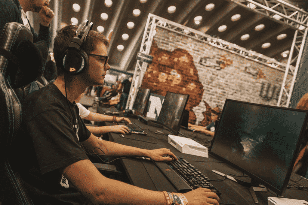 3 ways to make money gaming professionally