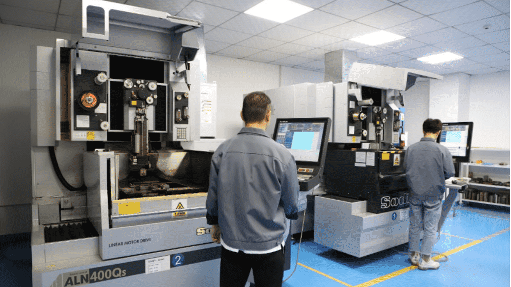 Direct Vs. Side Injection Molding Gate What Are the Differences?