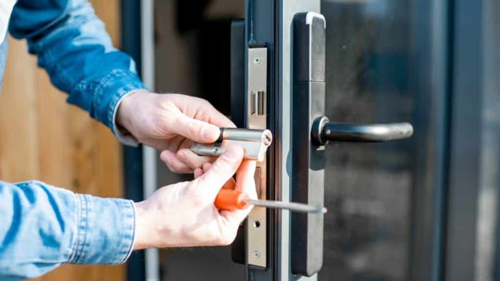 What Is the Best Approach to Key Locksmith Problems?