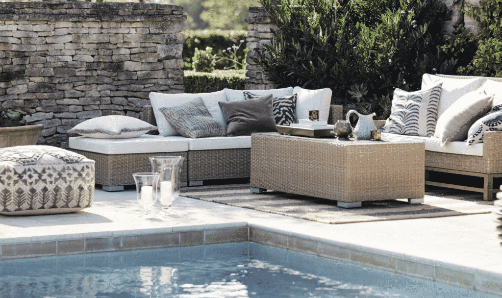 Some Benefits of an Aluminium Garden Furniture