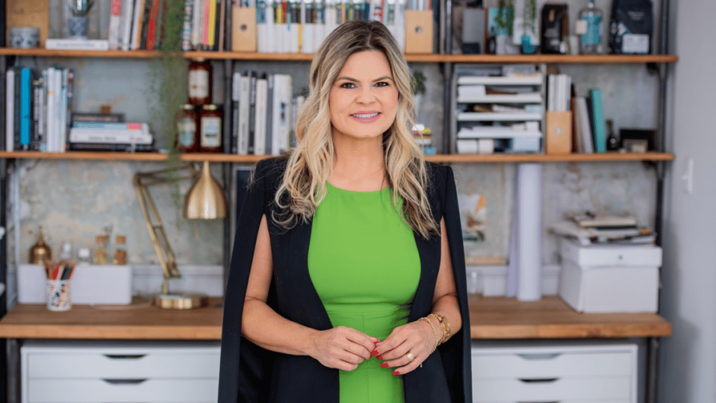 Flavia Leal, Founder of Flavia Leal Beauty School, Wins Prestigious The Portuguese Brazilian Award and Continues to Shine Her Light