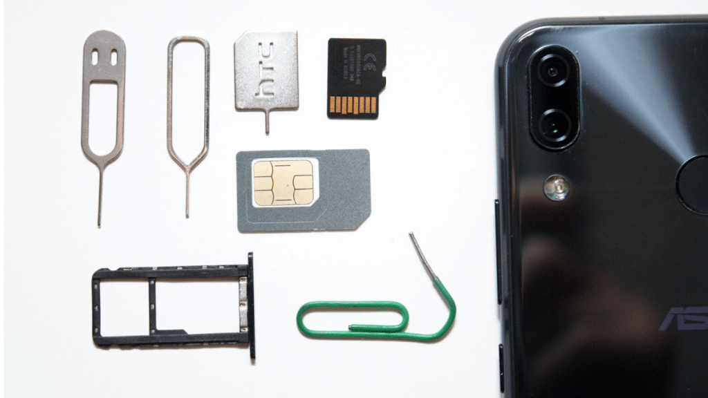 Can a SIM card be damaged?