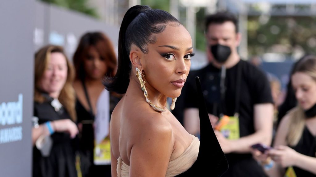 Doja Cat Amidst Controversy: Decrying Fan Entitlement