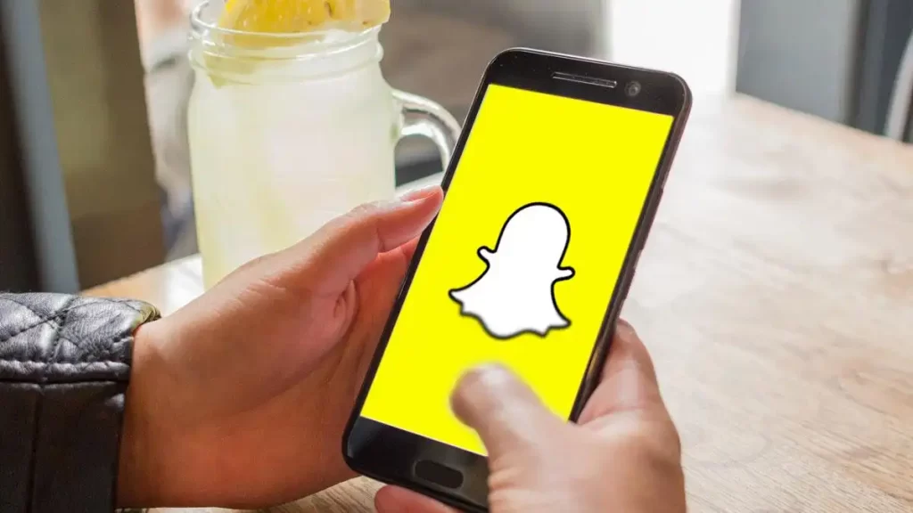 ICL Meaning Decoded: The Inside World of Snapchat Slang