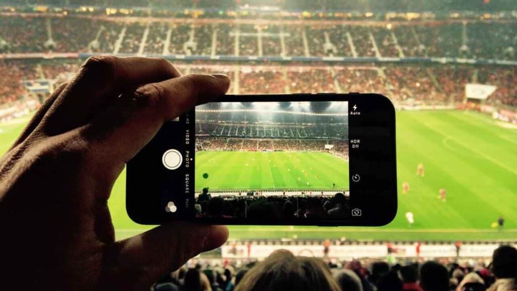 Elevating Entertainment The Influence of Smartphones on Modern Sports Engagement