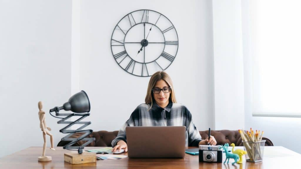 5 Ways to Manage Your Time and Grow Your Freelance Business