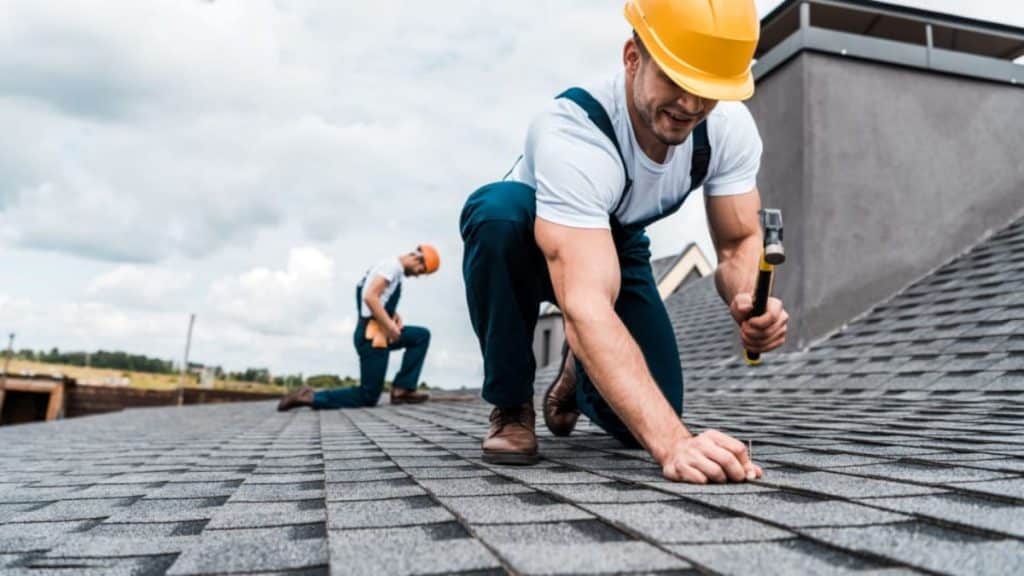 How to Select the Right Contractor When You Need a New Roof