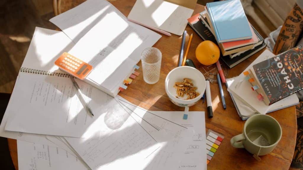 How to Stay Organized and Keep up with Your Academic Commitments in College
