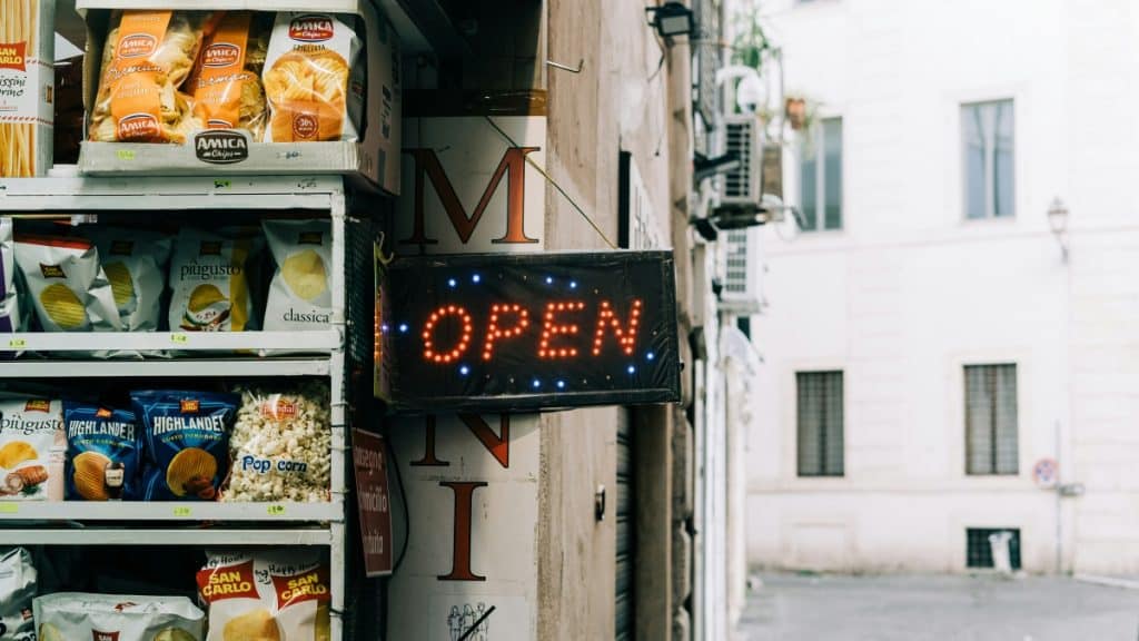 10 Tips for Selecting the Perfect Open Neon Signage for Your Business