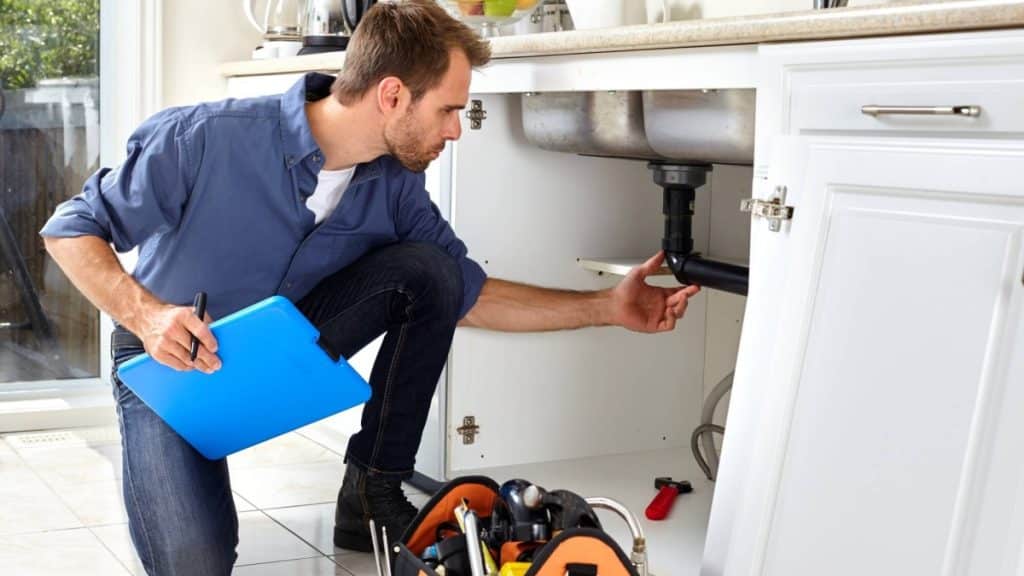 How Do Plumbers Handle Clogged Drains?