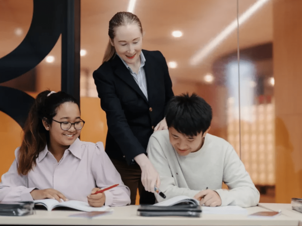 How English Tutors in Sydney Enhance Learning