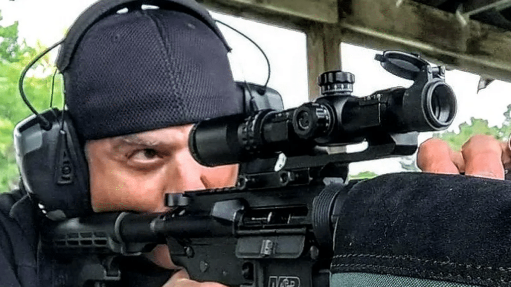 Prism Scope vs. Red Dot Sight How to Choose