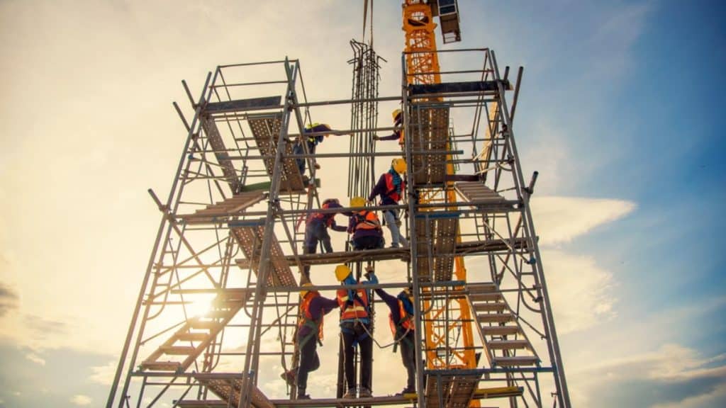 The Safety Dos and Don'ts of Working At Heights