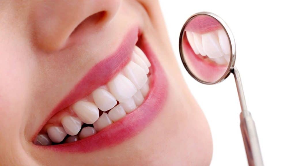 London Cosmetic Dentist Explains Worn Teeth