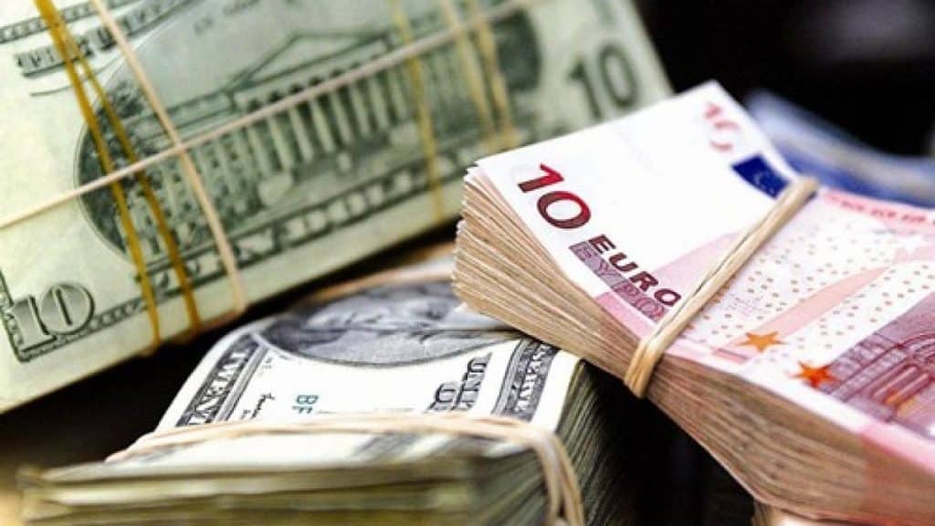 4 Tips For Managing Foreign Currencies In Business