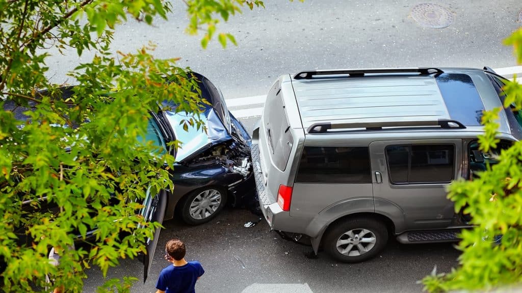 These 5 Tips Can Help You Avoid Car Accidents