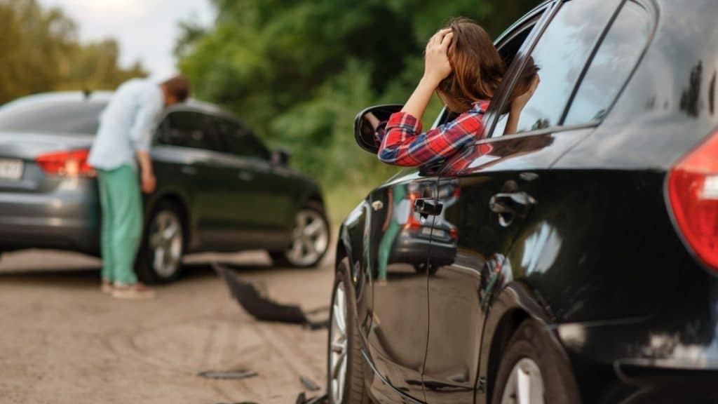 When To Hire A Personal Injury Lawyer After A Car Accident