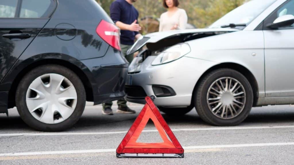 Key Reasons to Avoid Settling Car Accident Claims Without Legal Help