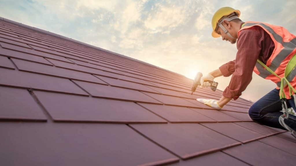 The Benefits of Hiring a Roofing Company Near Me for Your Roof Installation