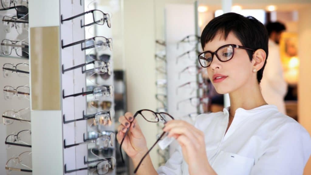 Why Choose a Trusted Glasses Store for Prescription Needs