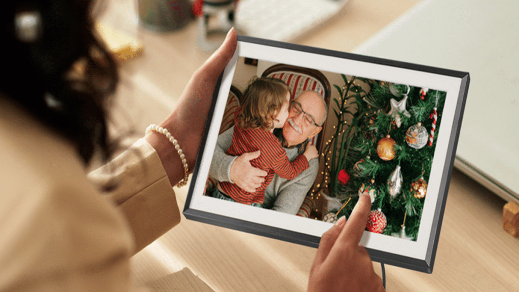 Digital Photo Frames The Perfect Gift and Home Décor to Stay Connected with Loved Ones