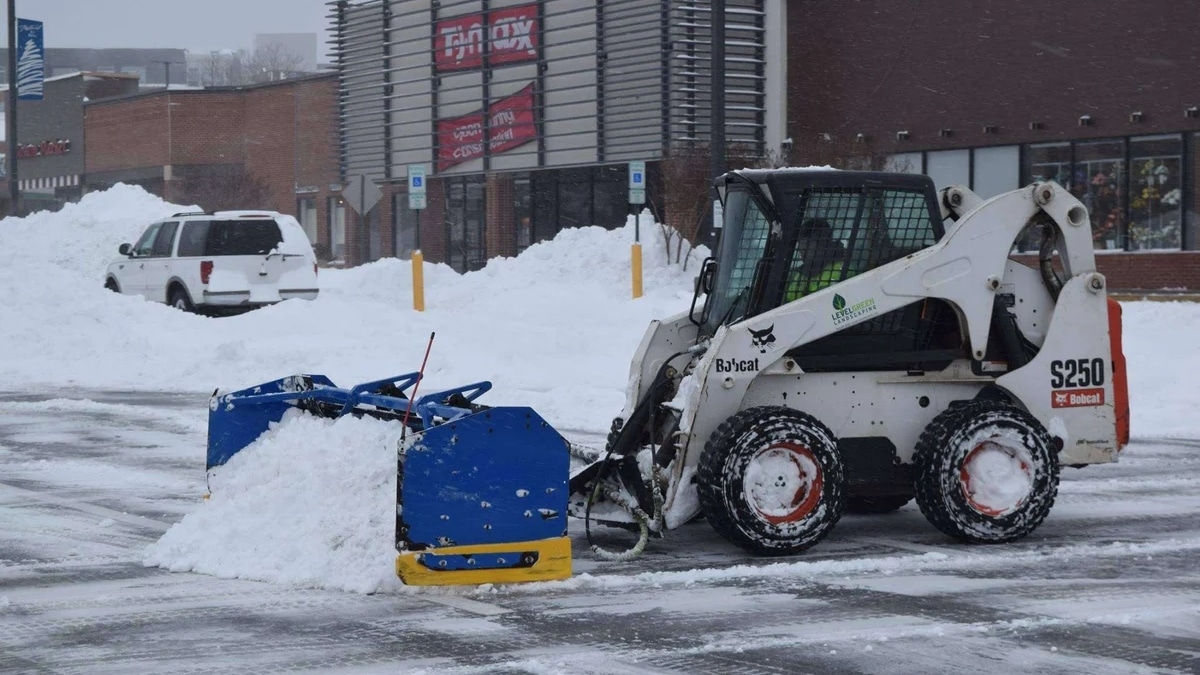 The Ultimate Guide To Choosing The Right Snow Removal Service For Your Property