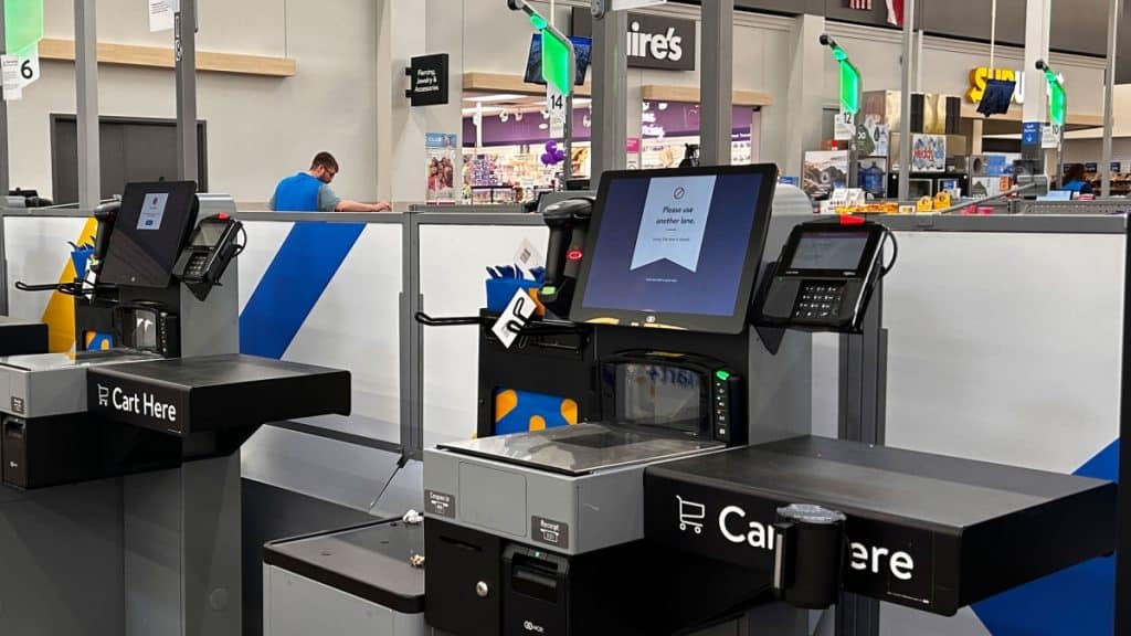 Walmart Explores Alternatives to Self-Checkout Machines