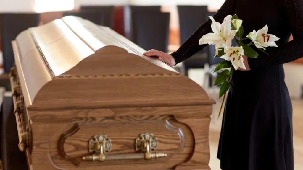 A THOUGHTFUL GUIDE TO ARRANGING A DIGNIFIED FUNERAL SERVICE FOR YOUR LOVED ONE