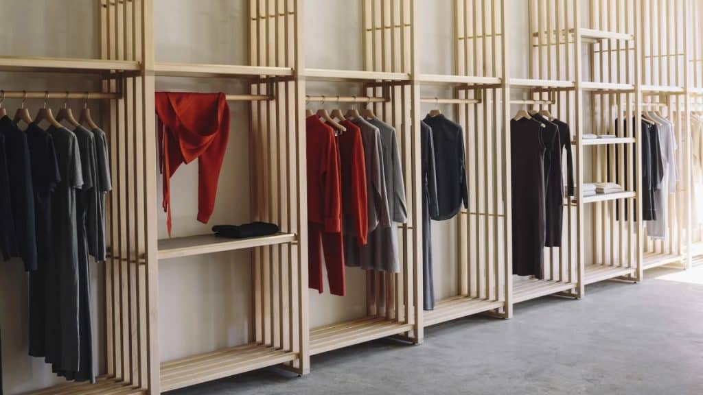 Creative Designs Leading Styles for Retail Clothing Display Racks and environments