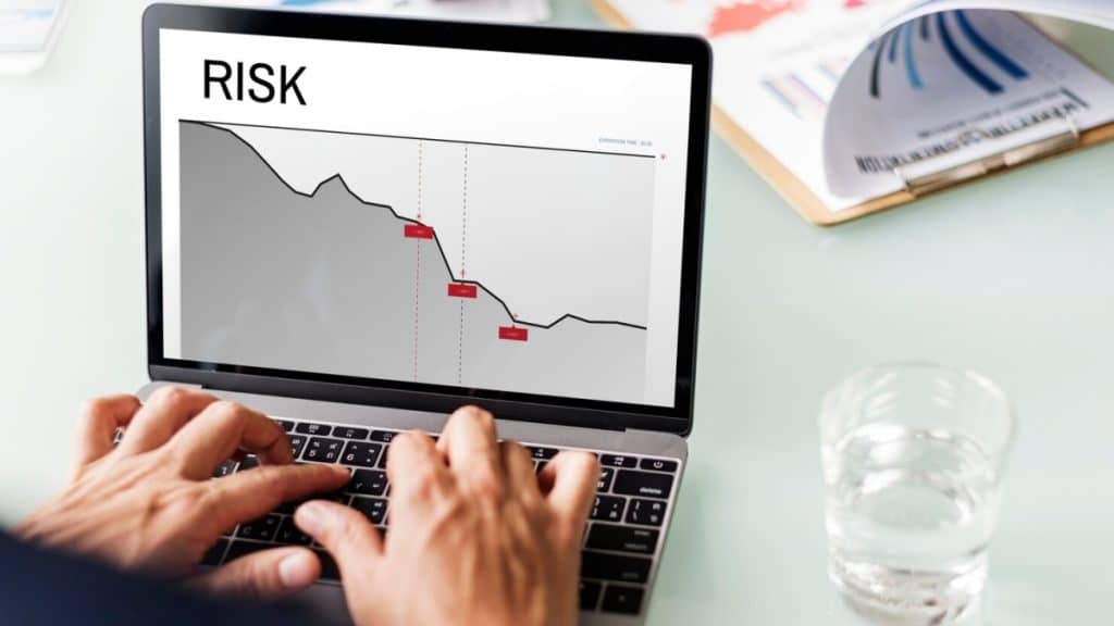 How to Measure Risk in a Mutual Fund?