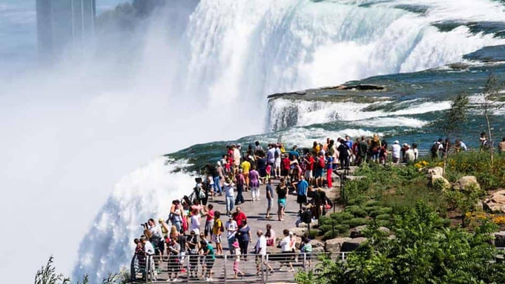 Make Your Exciting Trip from NYC to Niagara Falls Affordable and Comfortable with Bus Services