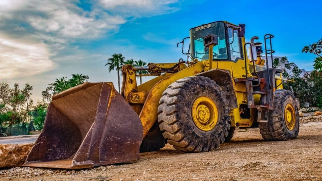 10 Tips to Maximize Earthmoving Equipment Hire Benefits