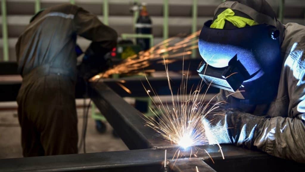 Red Flags to Consider When Hiring a Metal Fabrication Company