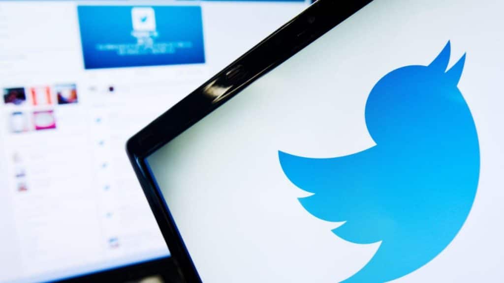 The Hidden Dangers of Leaving Old Tweets Untouched