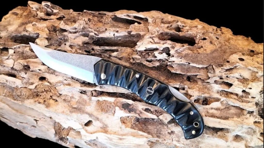 Why Explore High-Quality Pocket Knives at Onibai?