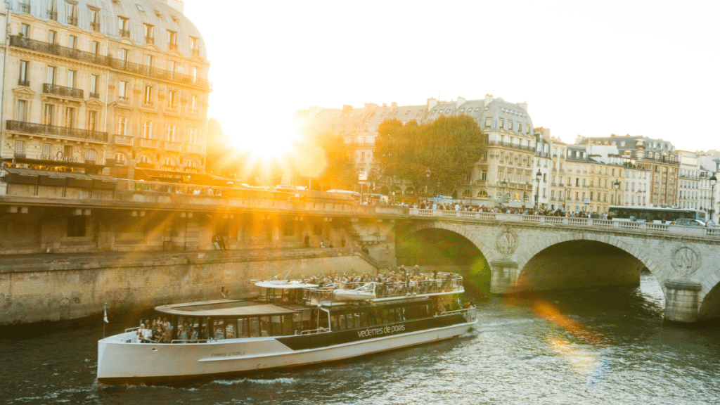 How City Experiences Shape Modern Travel Habits