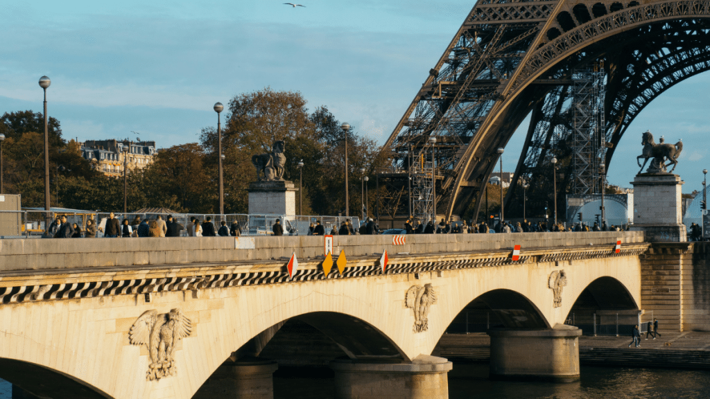See Paris like a visitor, feel it like a local