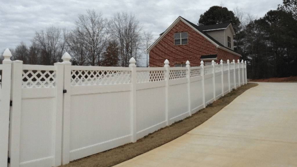 The Best Fence Types to Withstand Brantford’s Weather Year-Round