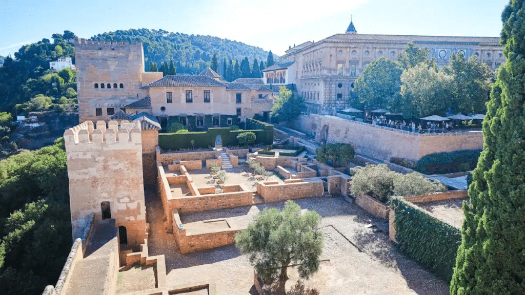 Top 5 websites to buy Alhambra tickets (without the headache)