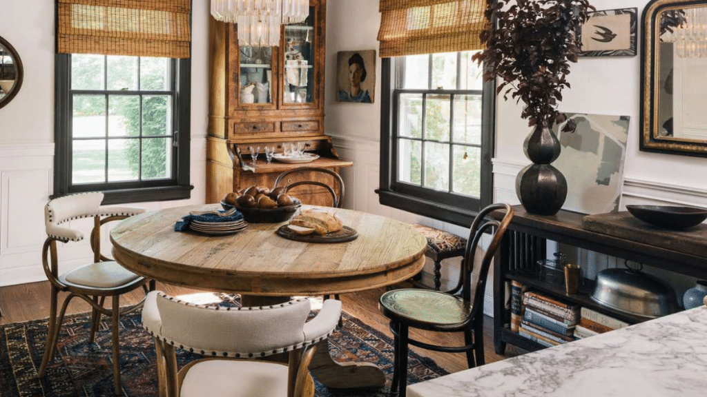 Designing Small Dining Spaces With the Right Table