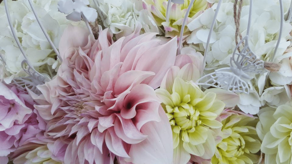 Flower Delivery Services How Do You Select a Bouquet for Your Special Day?