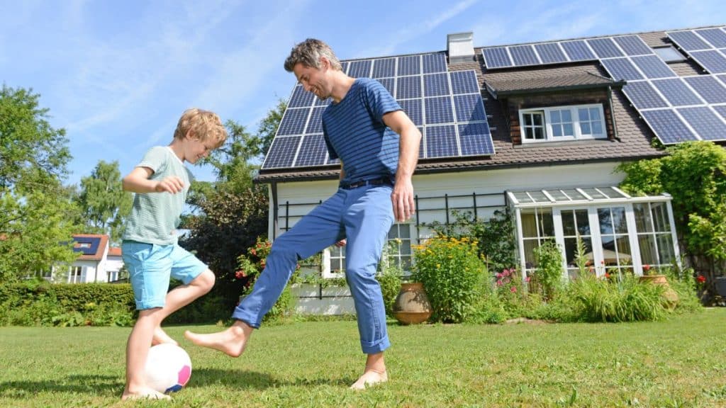 How Can Homeowners Save with Home Solar Systems?