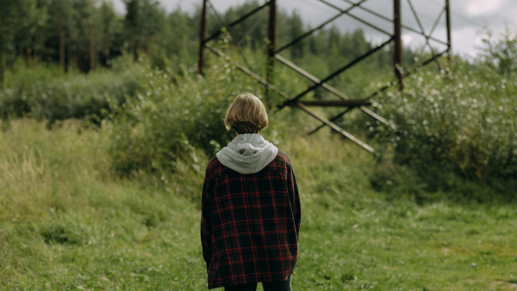 How Teens Can Overcome Loneliness in a Virtual World