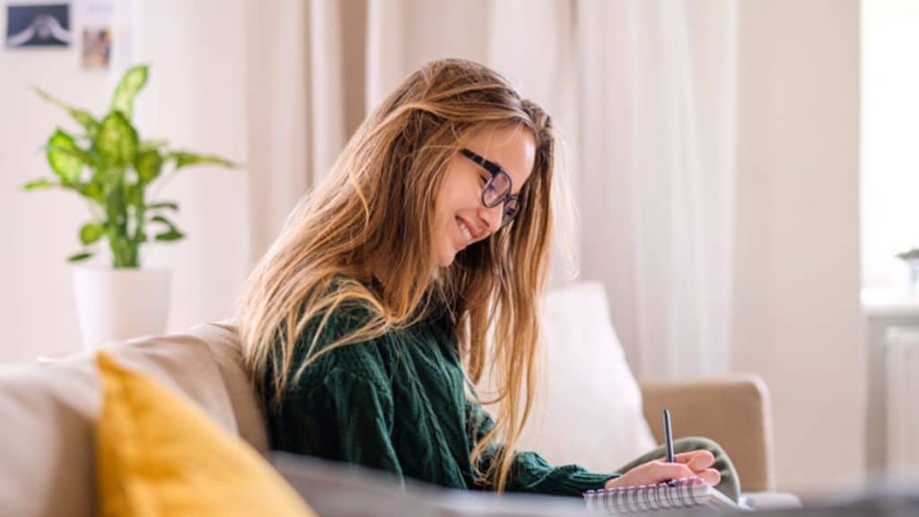 Why Renting a Bed Is Ideal for Students, Professionals & Frequent Movers