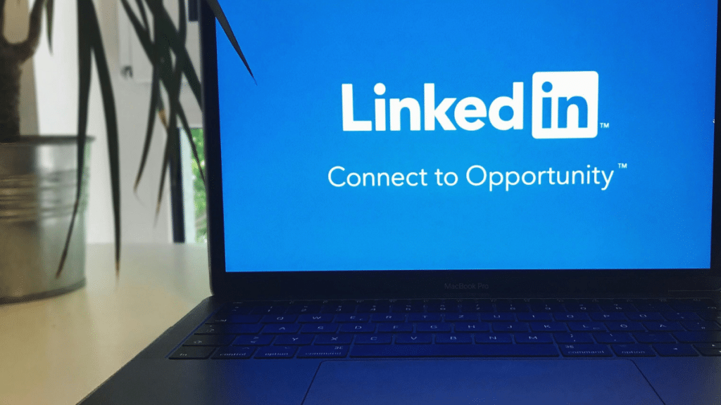 How a LinkedIn Ads Agency Can Boost B2B Brand Authority and Thought Leadership