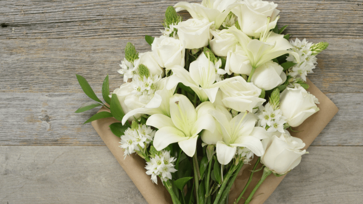 Types of Flowers for Funeral and Sympathy You Can Send to the Family