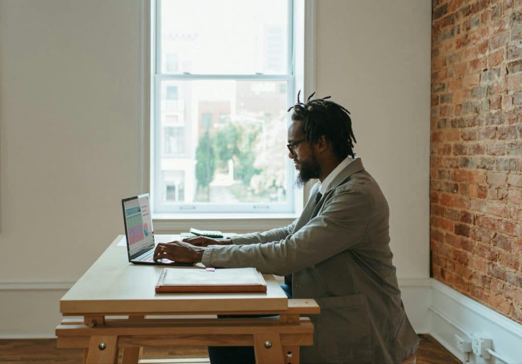 Image 1 of Why More Freelancers Are Banking in USD Without Living in the U.S.