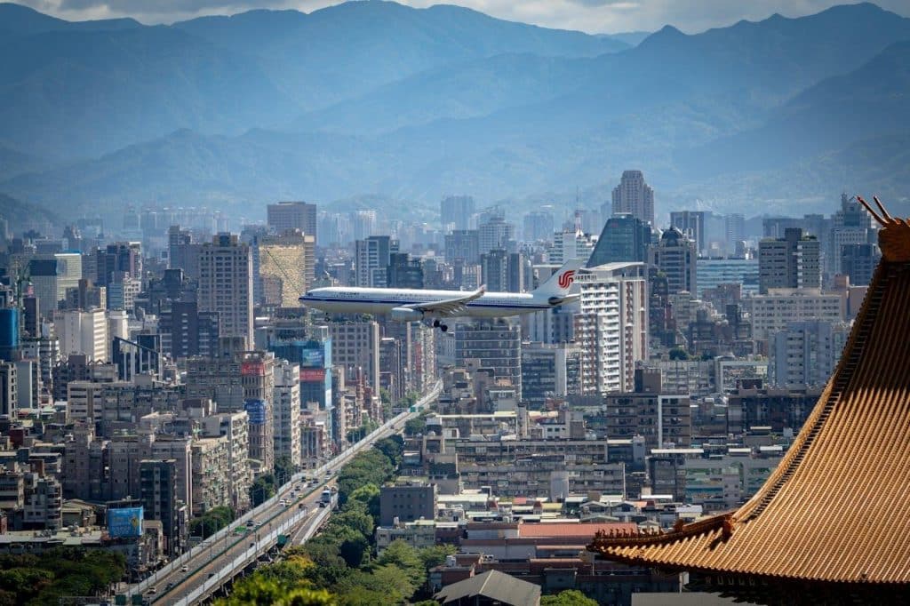 Image 1 of How to Find the Best Deals on Long-Haul Flights