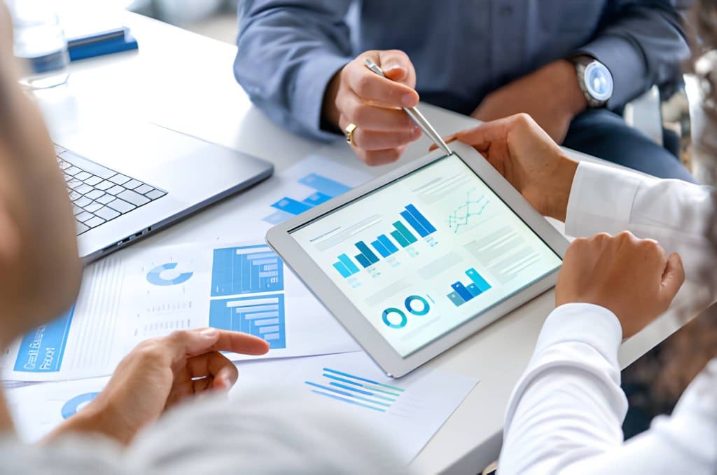 Is Online Trading a Viable Career_ Opportunities & Risks