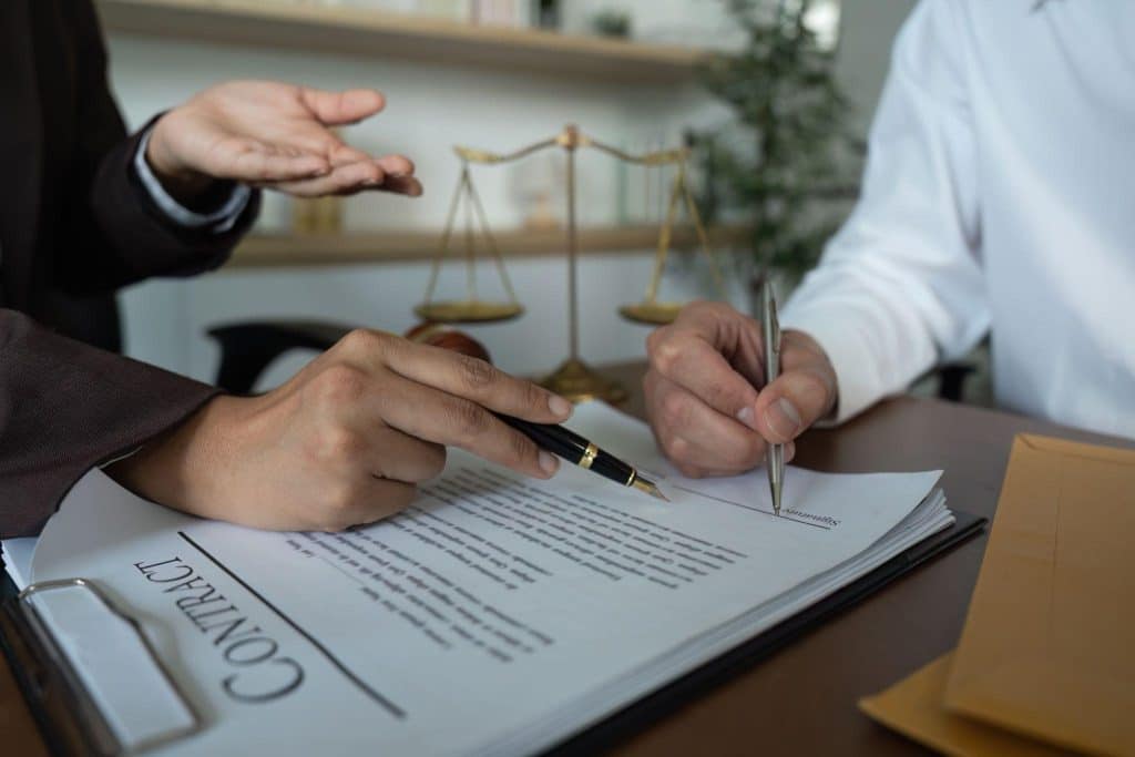 Image 1 of When to Call a Business Attorney Before Signing a Contract